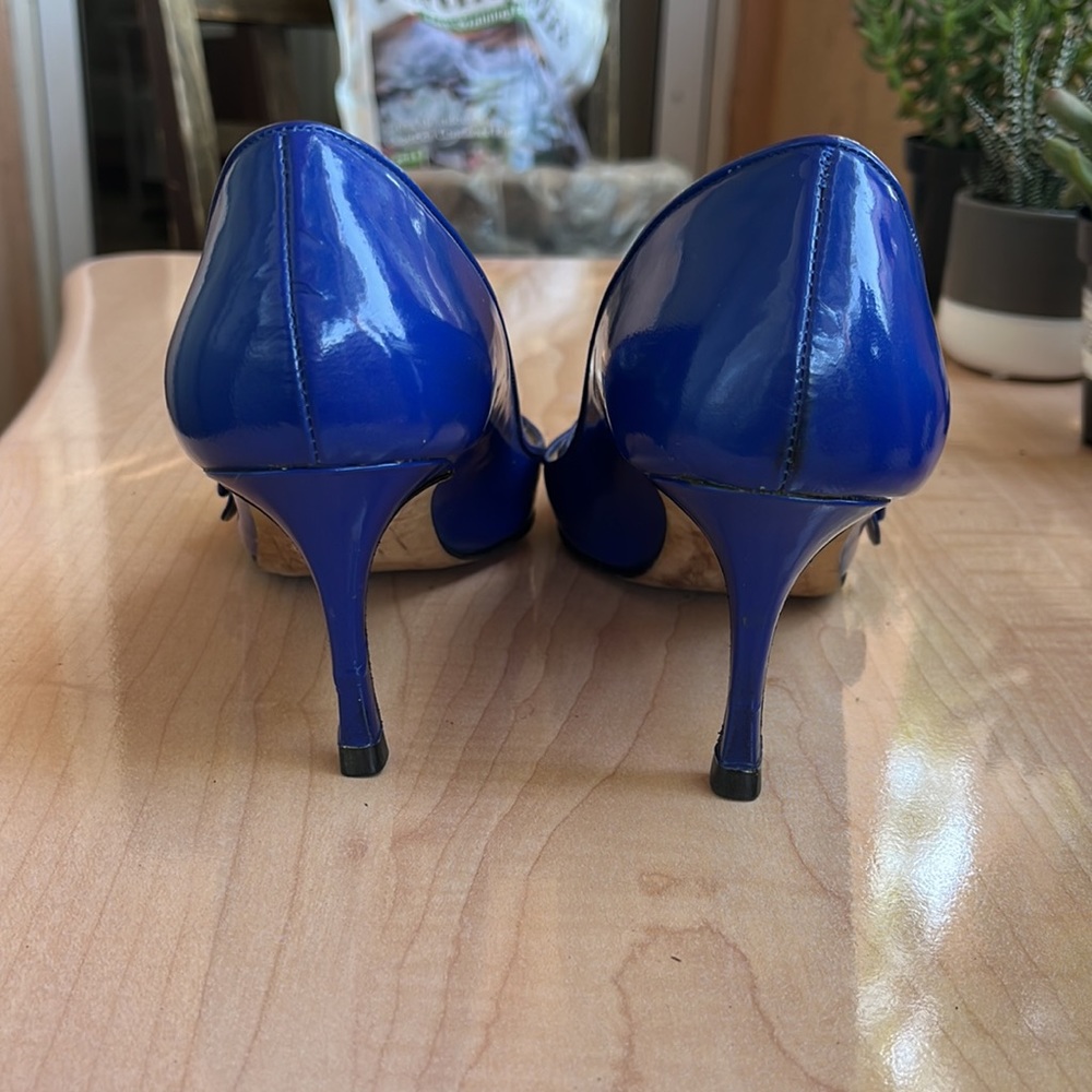 Manolo Blahnik Electric Blue Patent Mary Jane Pointed-Toe Heels - Picture 3 of 6